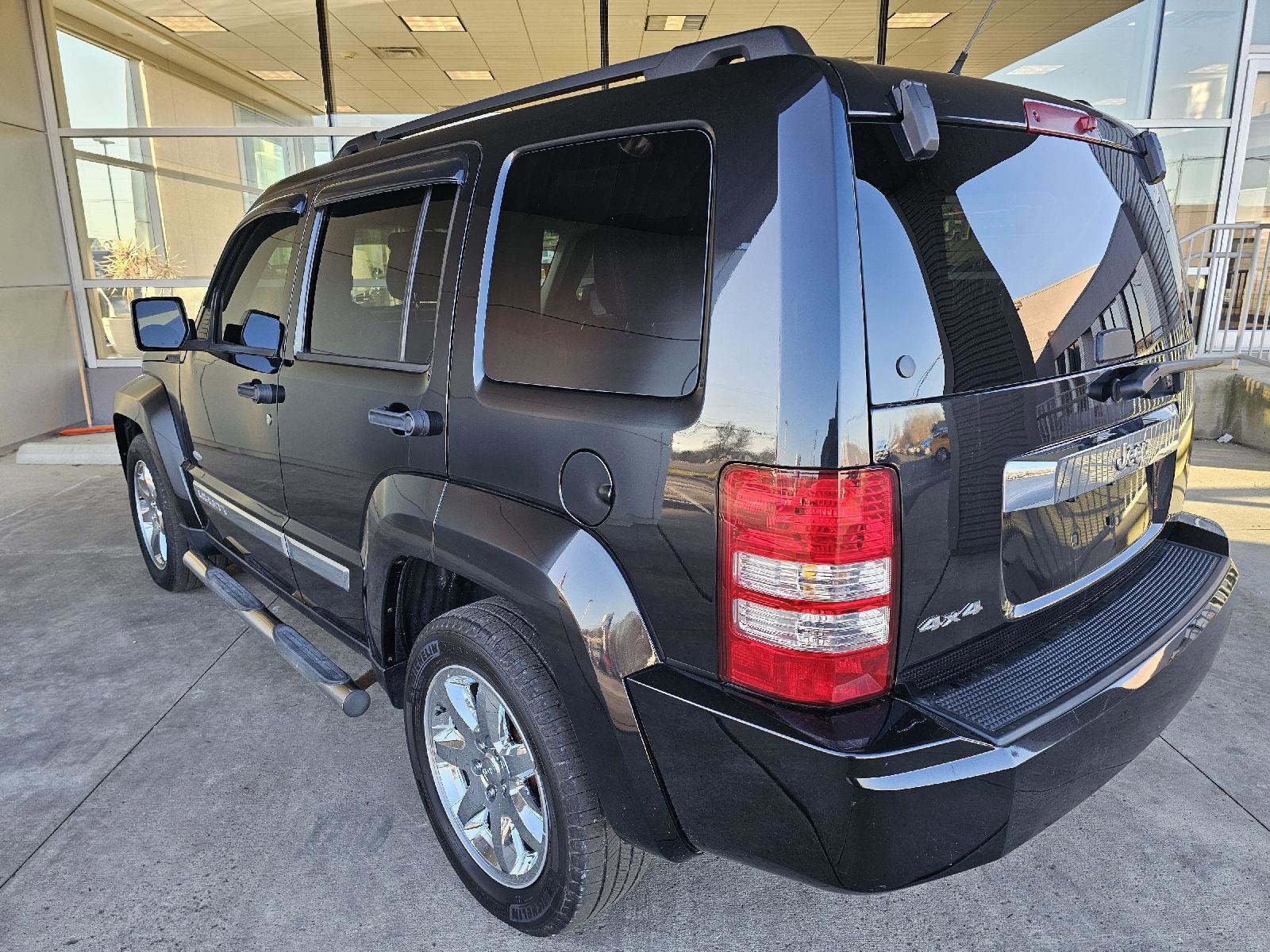 Used 2012 Jeep Liberty Sport image 3