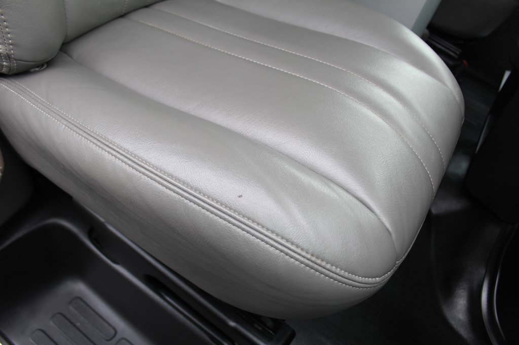 Used 2022 Chevrolet Express 2500 w/ Driver Convenience Package RWD image 22