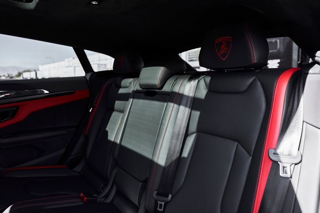 Used 2025 Lamborghini Urus S AWD/4WD image 44