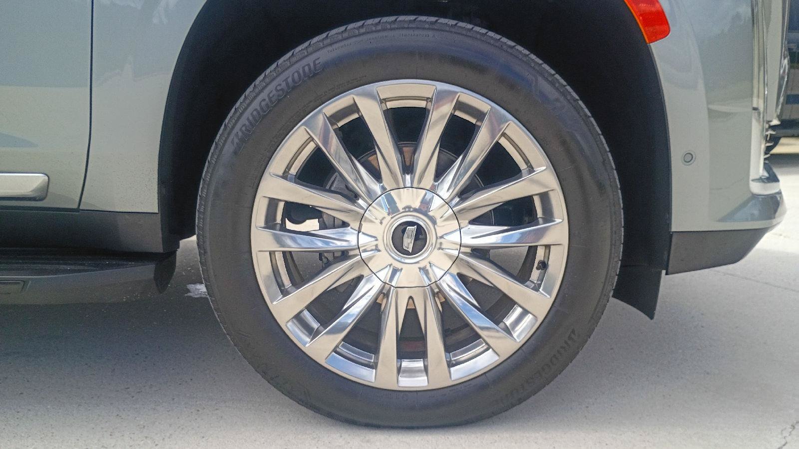 Used 2024 Cadillac Escalade Premium Luxury AWD/4WD image 25