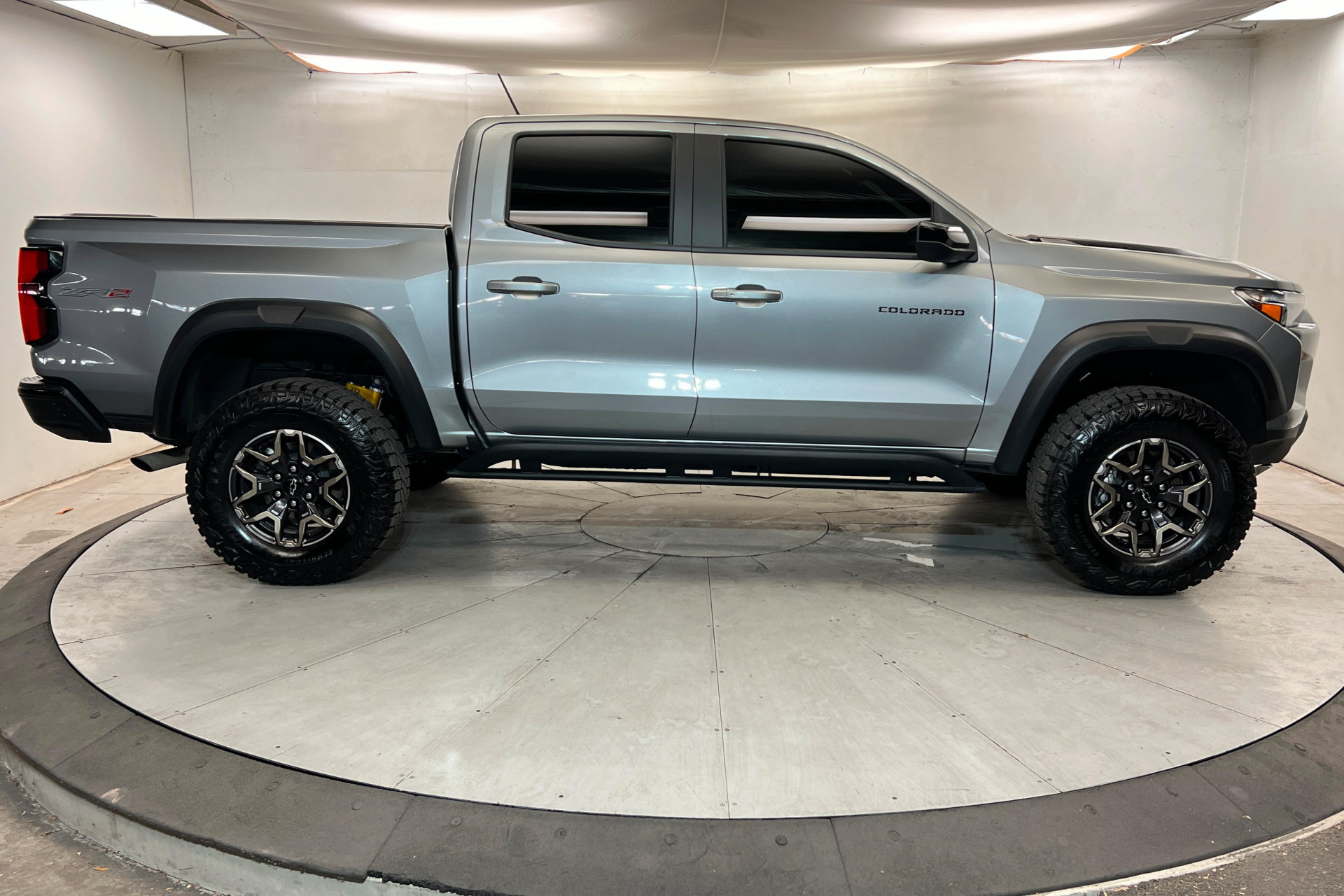 Used 2026 Chevrolet Colorado ZR2 w/ Technology Package AWD/4WD image 7