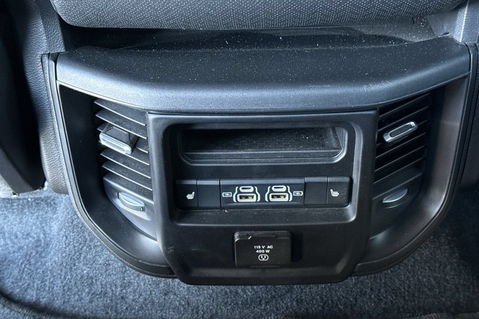 Used 2025 RAM 1500 Laramie AWD/4WD image 17