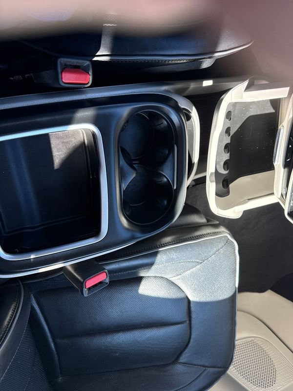 Used 2017 Chrysler Pacifica Limited image 23