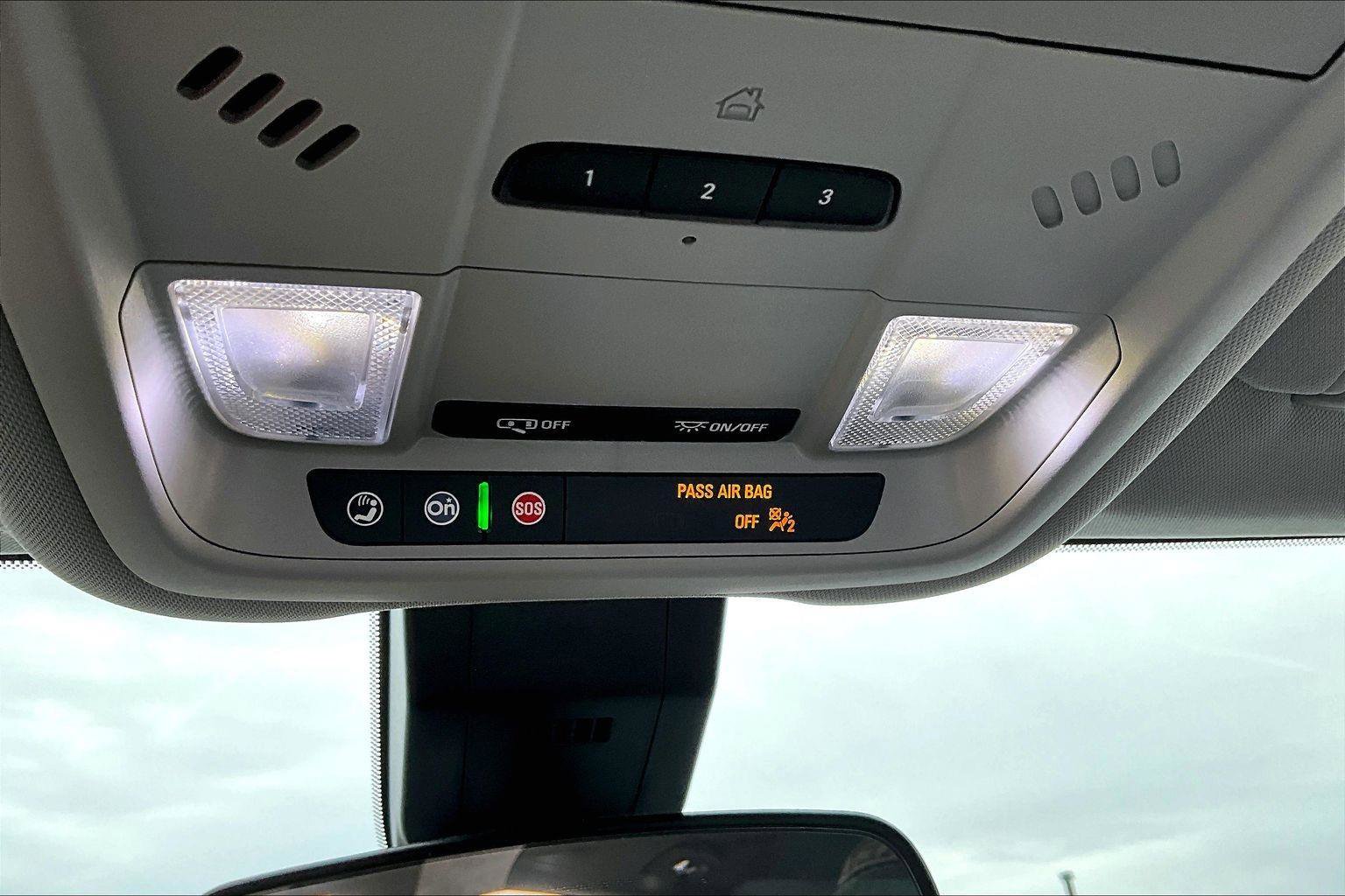 Used 2020 Chevrolet Equinox LT image 37