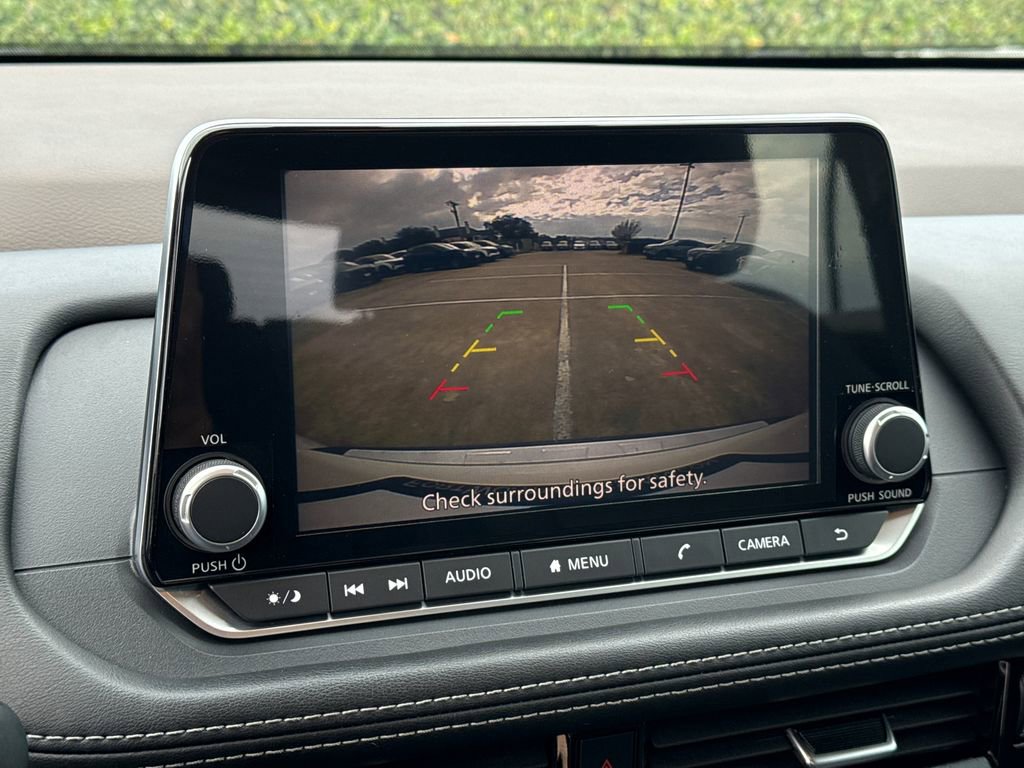 Used 2023 Nissan Rogue SV image 23