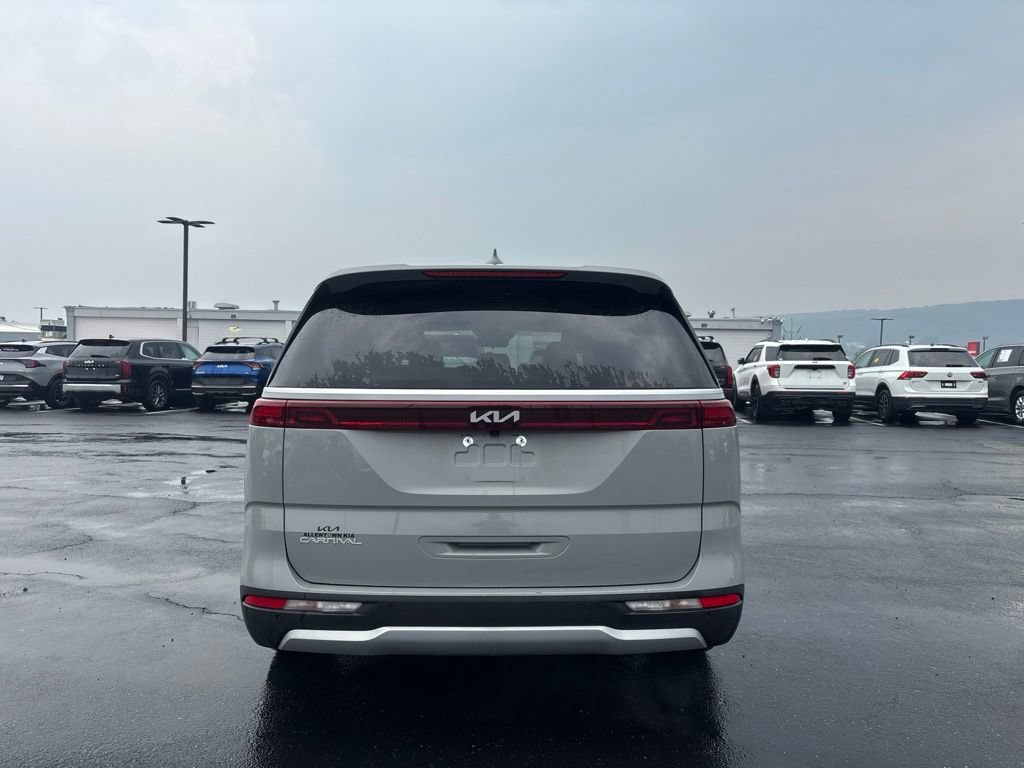 Certified 2024 Kia Carnival EX FWD image 4
