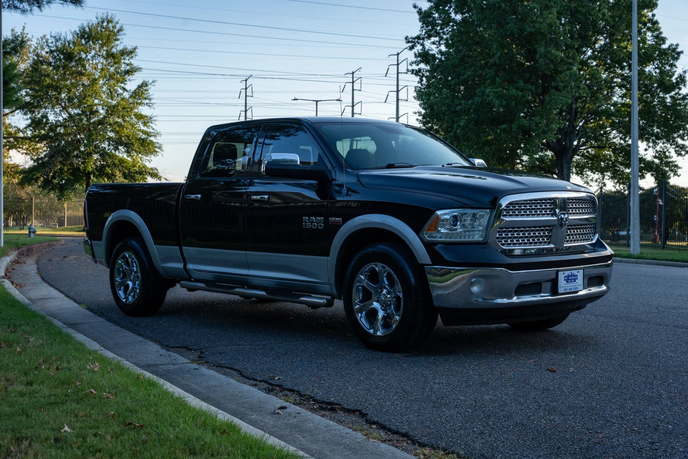 Used 2014 RAM 1500 Laramie w/ Convenience Group AWD/4WD image 4