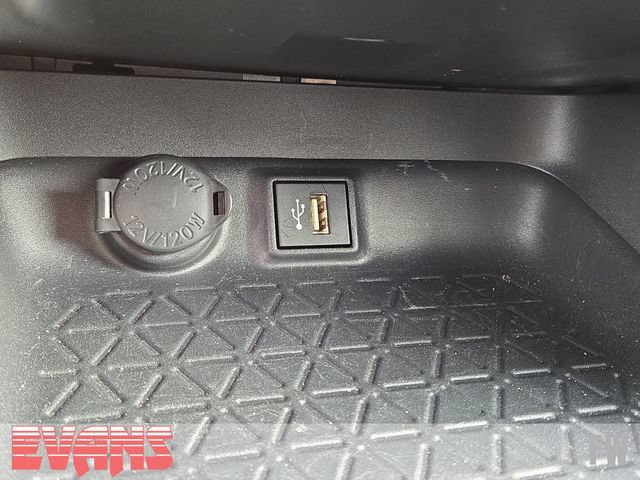 Used 2025 Toyota RAV4 XLE AWD/4WD image 12