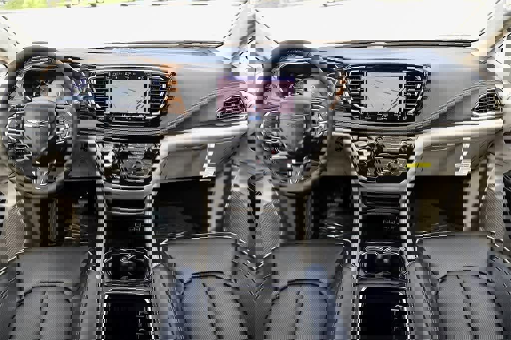 New 2023 Chrysler Pacifica Limited image 11