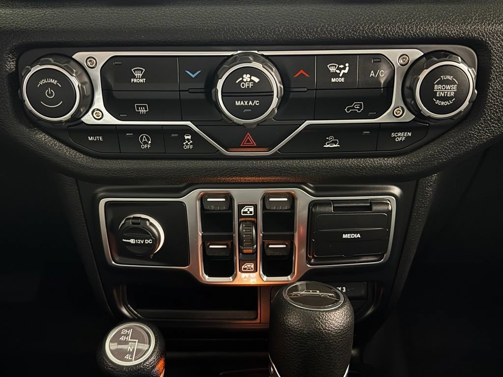 Used 2024 Jeep Gladiator Sport AWD/4WD image 17