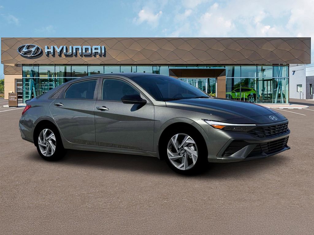New 2025 Hyundai Elantra SEL image 10