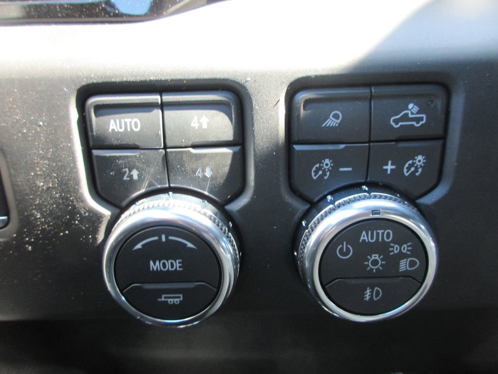 New 2026 GMC Sierra 1500 AT4 w/ AT4 Premium Package AWD/4WD image 17