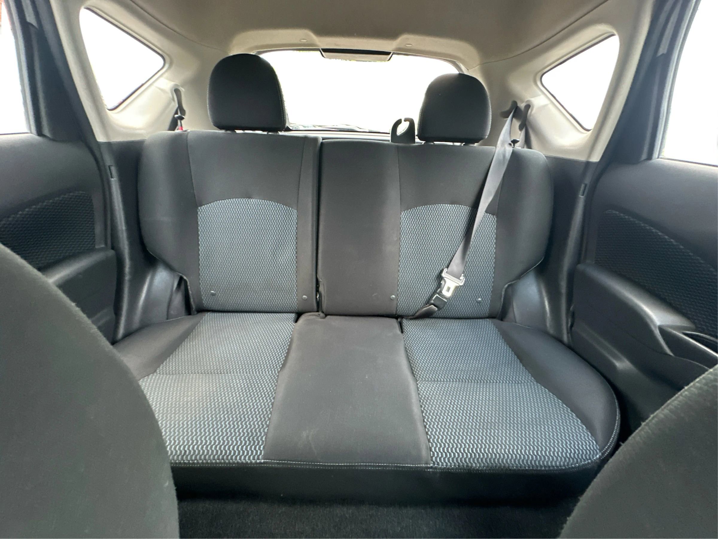 Used 2017 Nissan Versa Note SV image 18