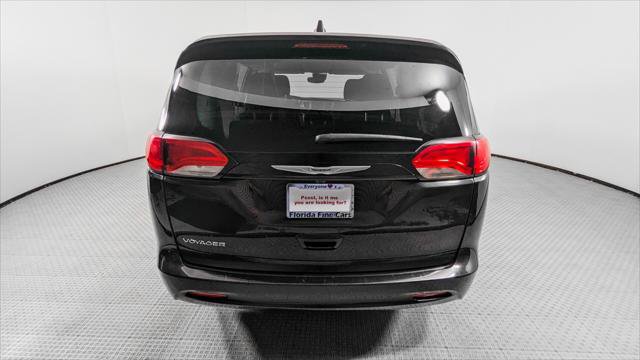 Used 2023 Chrysler Voyager LX FWD image 7