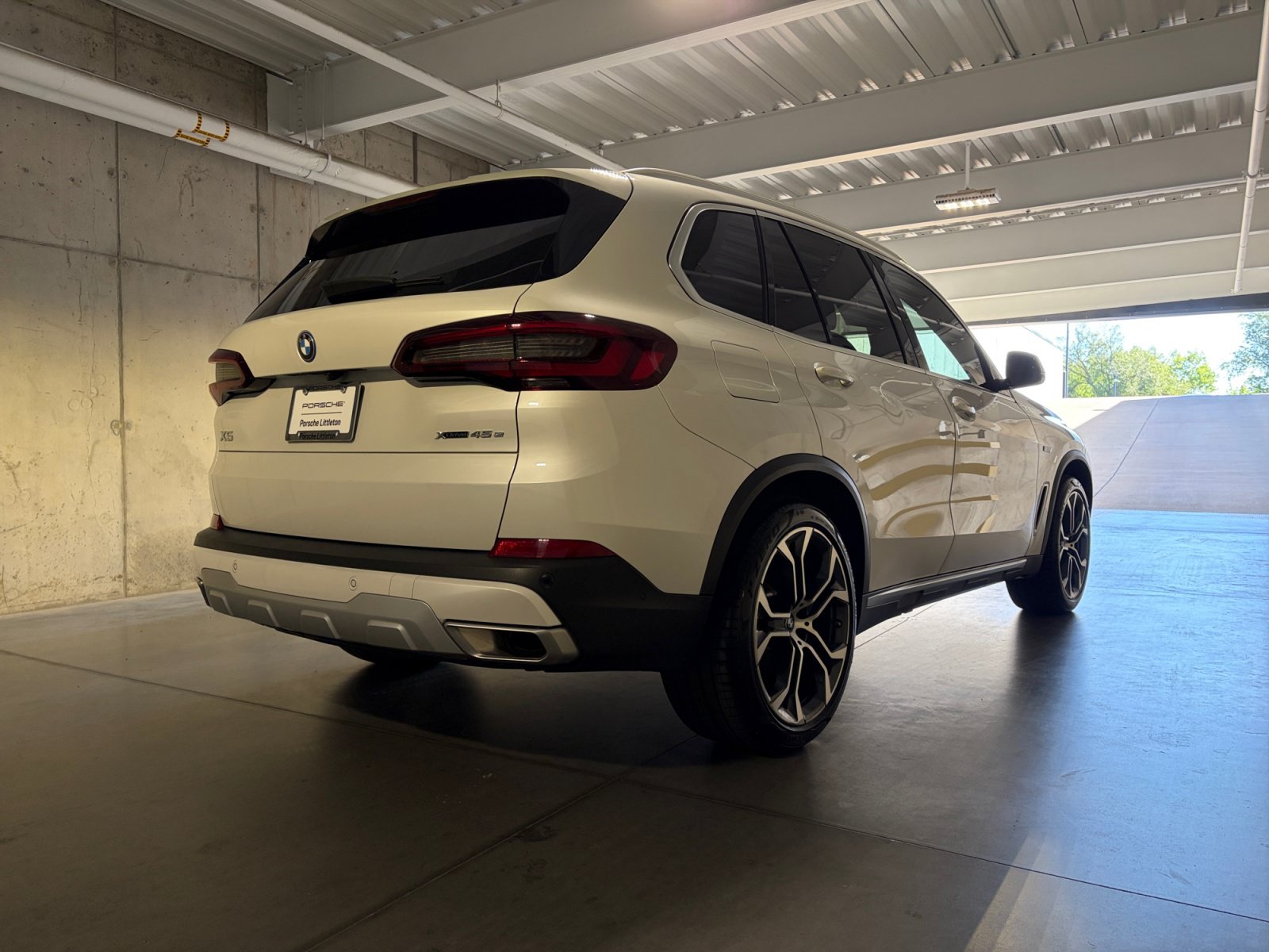 Used 2023 BMW X5 xDrive45e w/ Executive Package AWD/4WD image 10