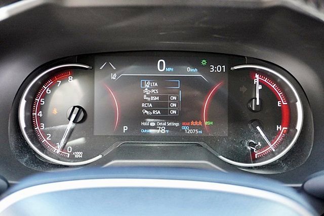 Used 2025 Toyota RAV4 XLE w/ Convenience Package FWD image 32