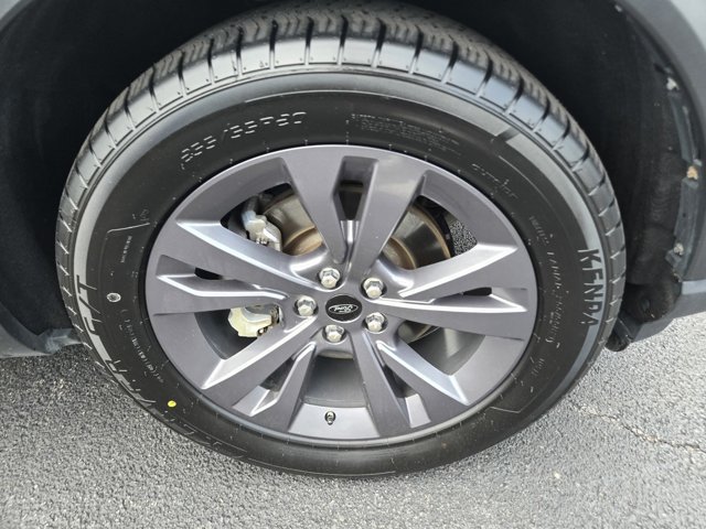 Used 2024 Ford Explorer XLT w/ Equipment Group 202A AWD/4WD image 42