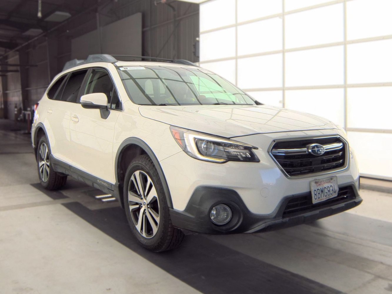 Used 2018 Subaru Outback 2.5i Limited AWD/4WD image 3