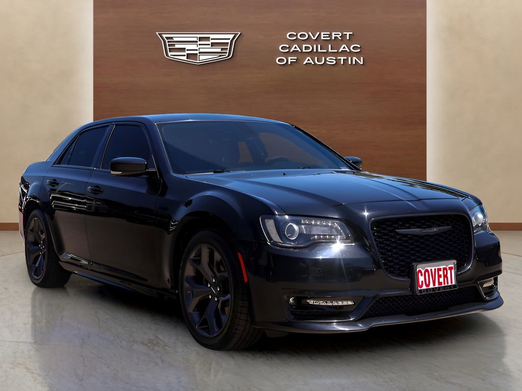 Used 2022 Chrysler 300 Touring L RWD image 6