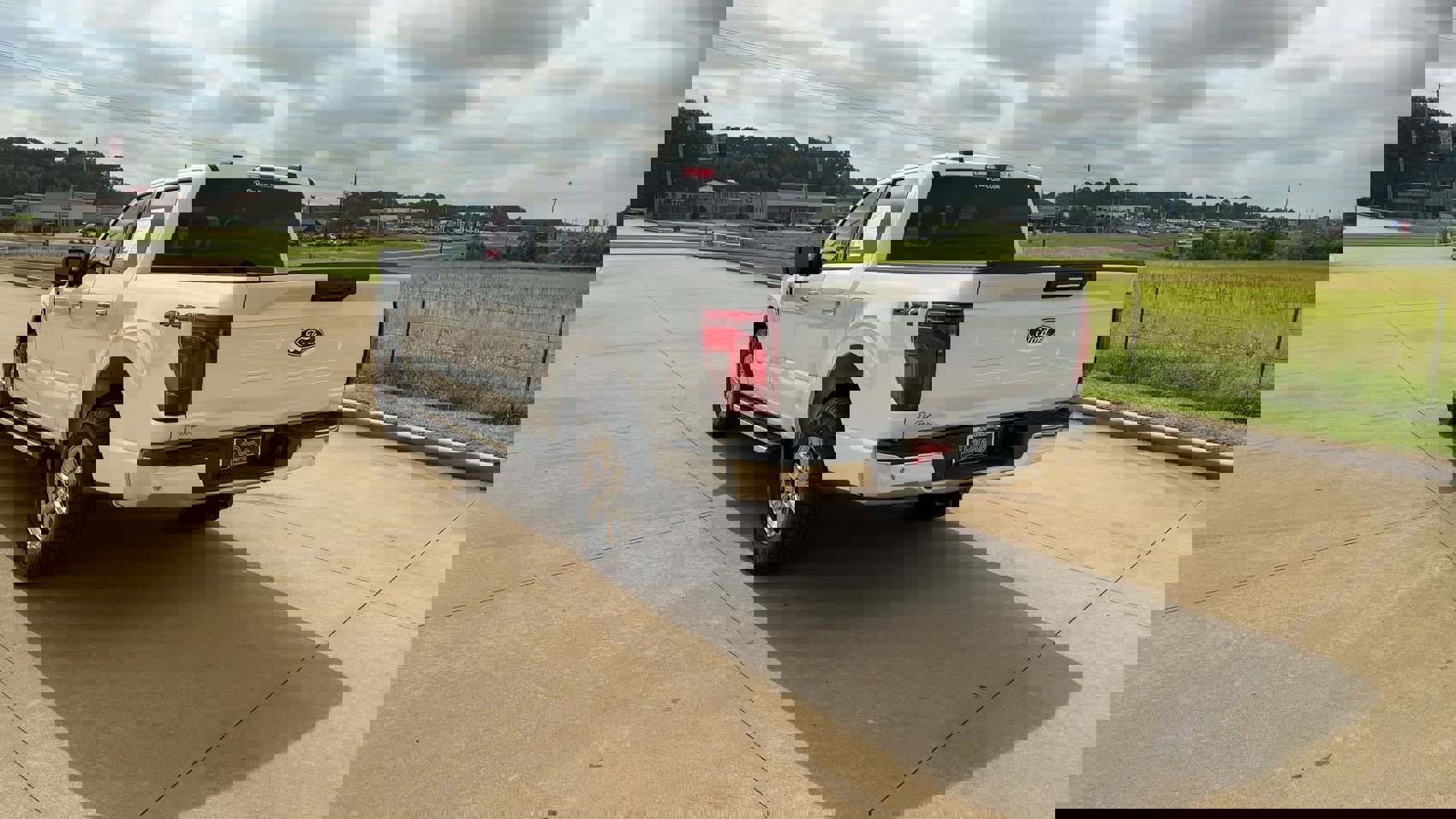 Used 2024 Ford F150 XLT w/ Mobile Office Package image 6