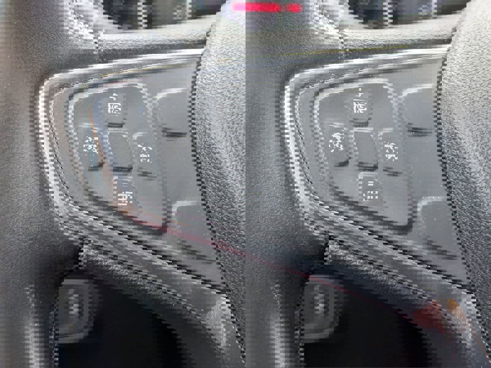 Used 2019 Chevrolet Equinox Premier FWD image 8