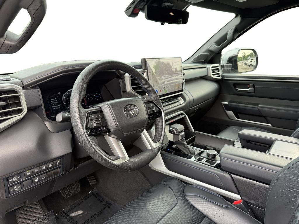 Used 2025 Toyota Sequoia Platinum AWD/4WD image 10