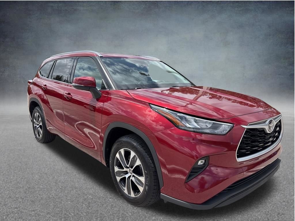 Used 2020 Toyota Highlander XLE FWD image 5