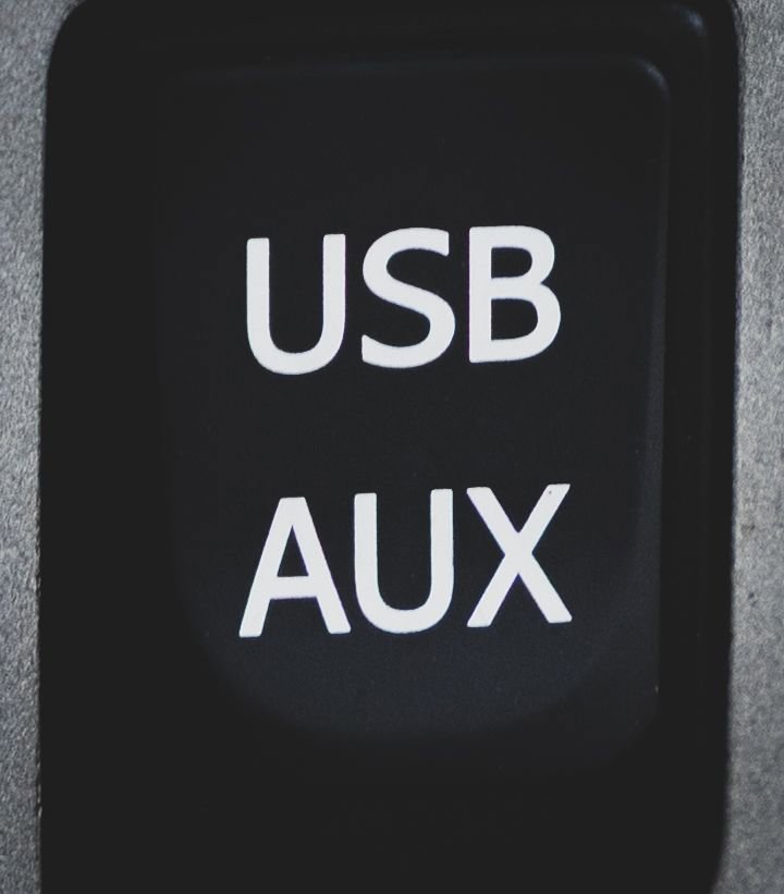 Used 2013 Toyota Corolla LE FWD image 4