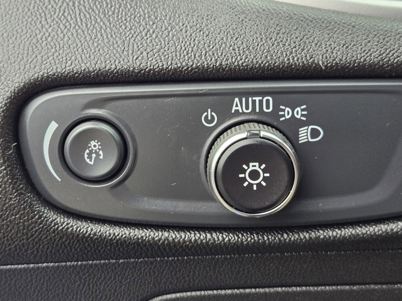 Used 2024 Chevrolet Malibu LT image 17