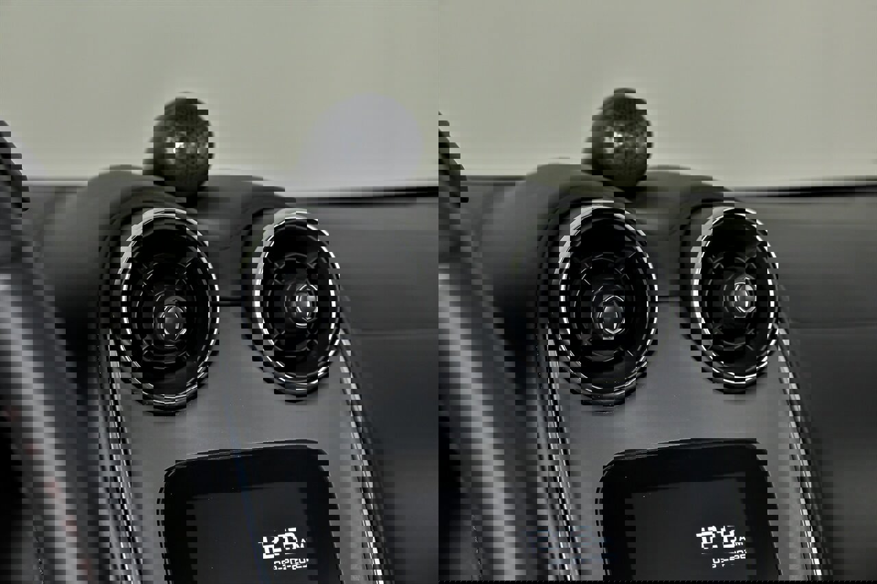 Used 2020 McLaren 570S Spider image 33