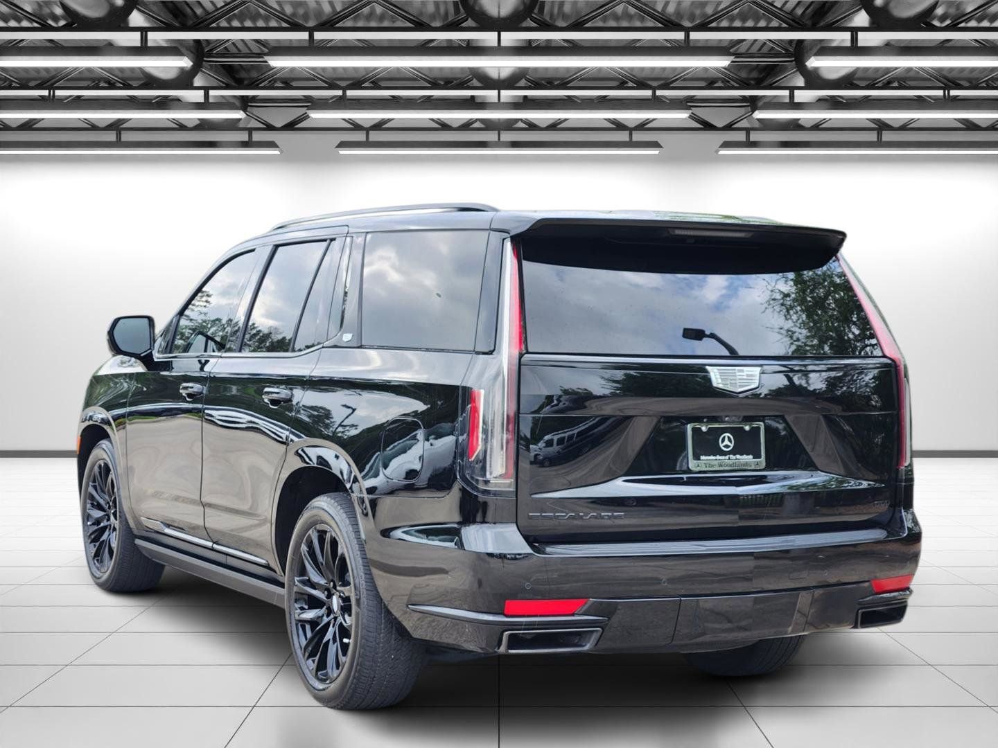 Used 2023 Cadillac Escalade Sport Platinum w/ LPO, ONYX Package image 7