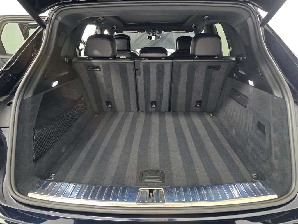 Certified 2023 Porsche Cayenne Platinum Edition AWD/4WD image 12