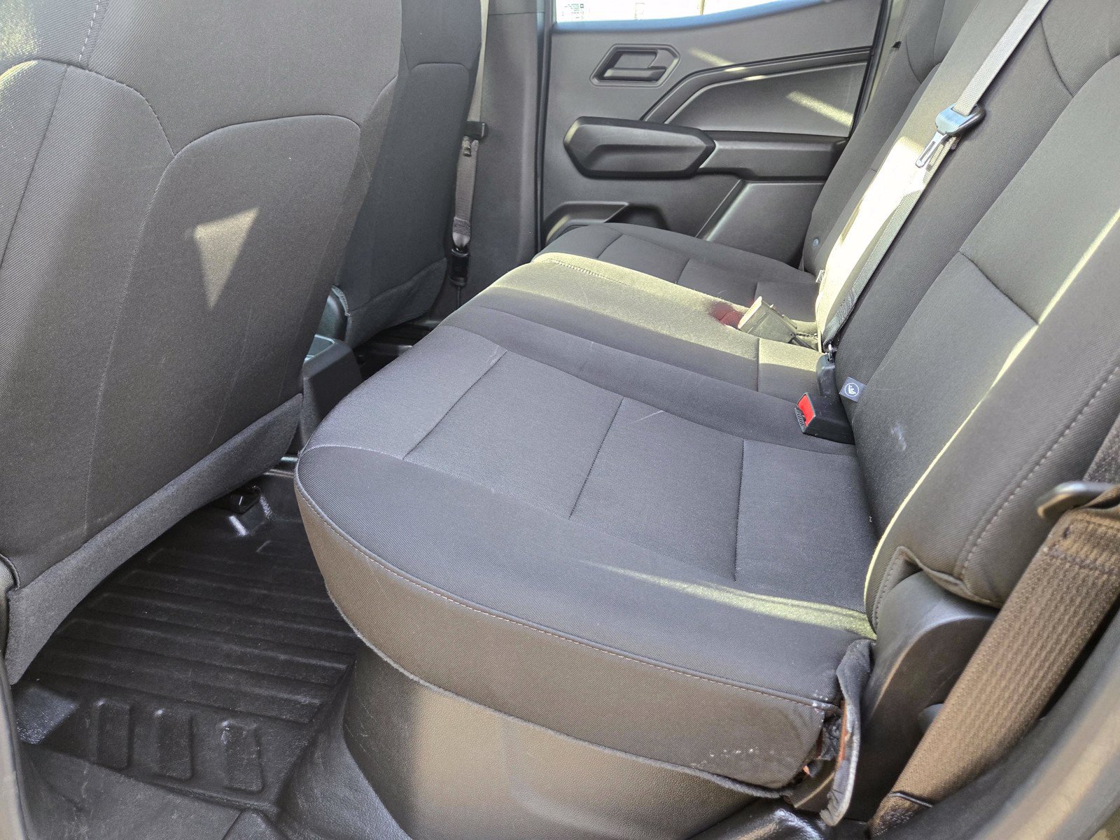 Used 2023 Chevrolet Colorado W/T RWD image 16