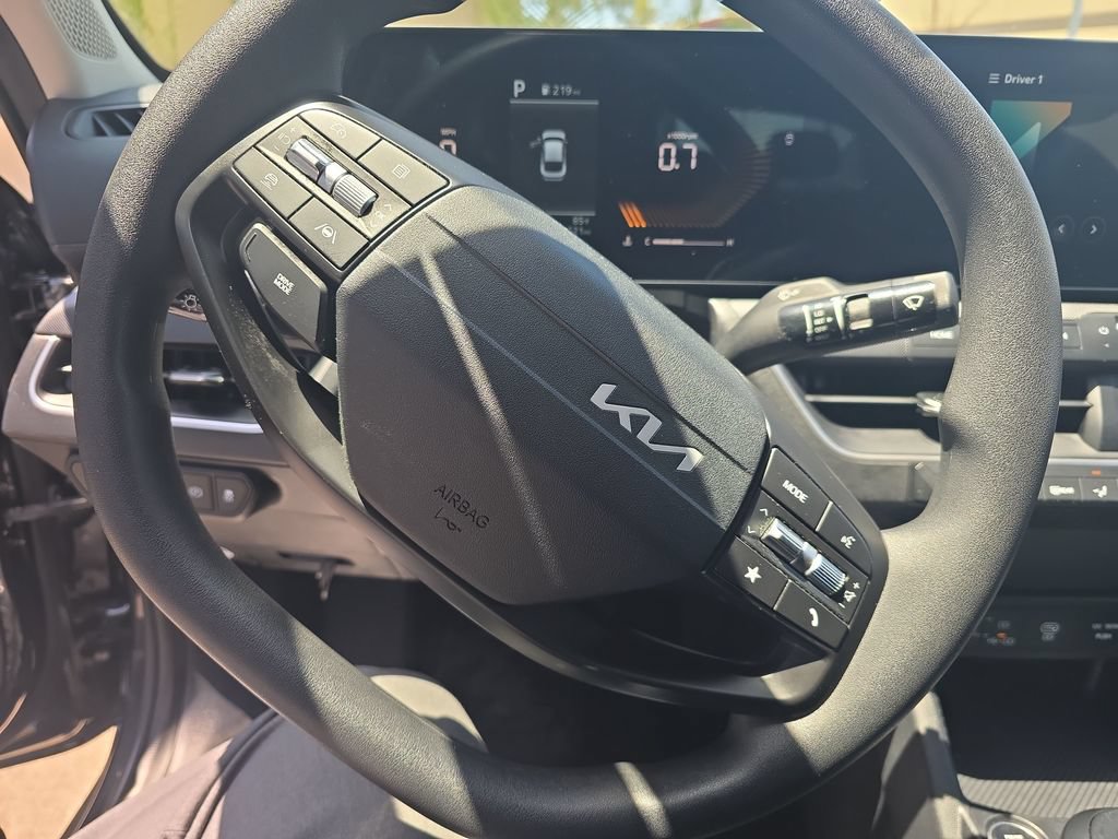 Used 2025 Kia K4 FWD image 13