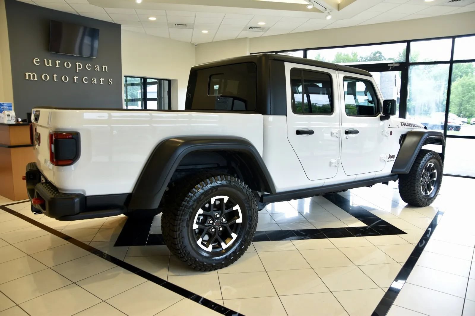 Used 2026 Jeep Gladiator Rubicon AWD/4WD image 7