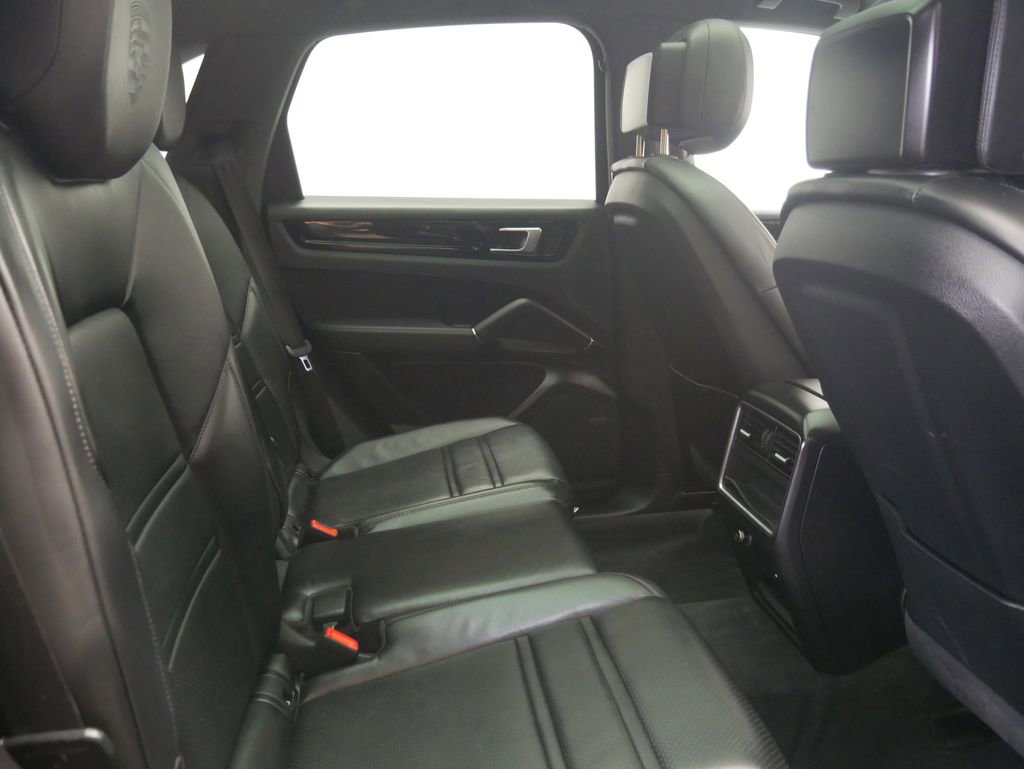 Certified 2023 Porsche Cayenne image 29