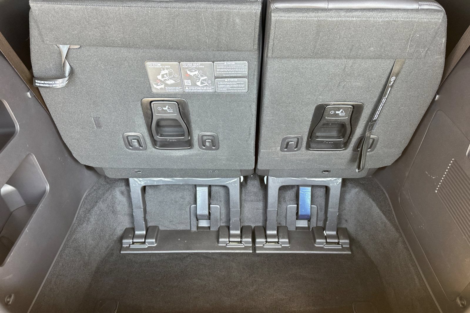 Used 2026 Kia Carnival LXS FWD image 17