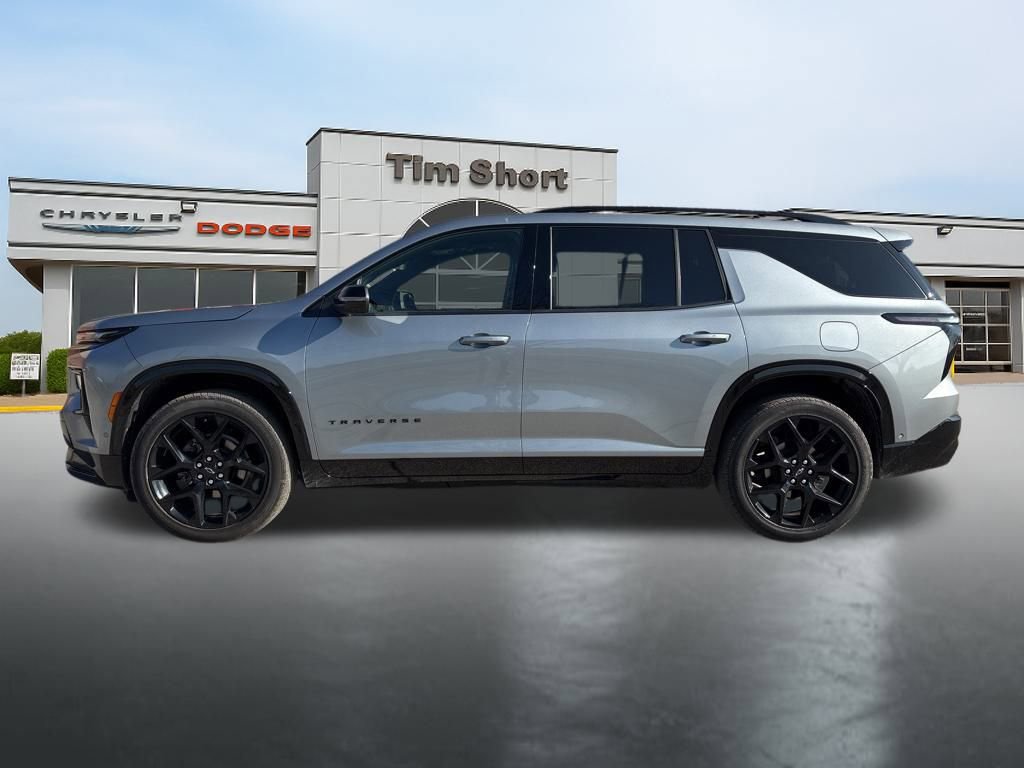 Used 2024 Chevrolet Traverse RS image 2