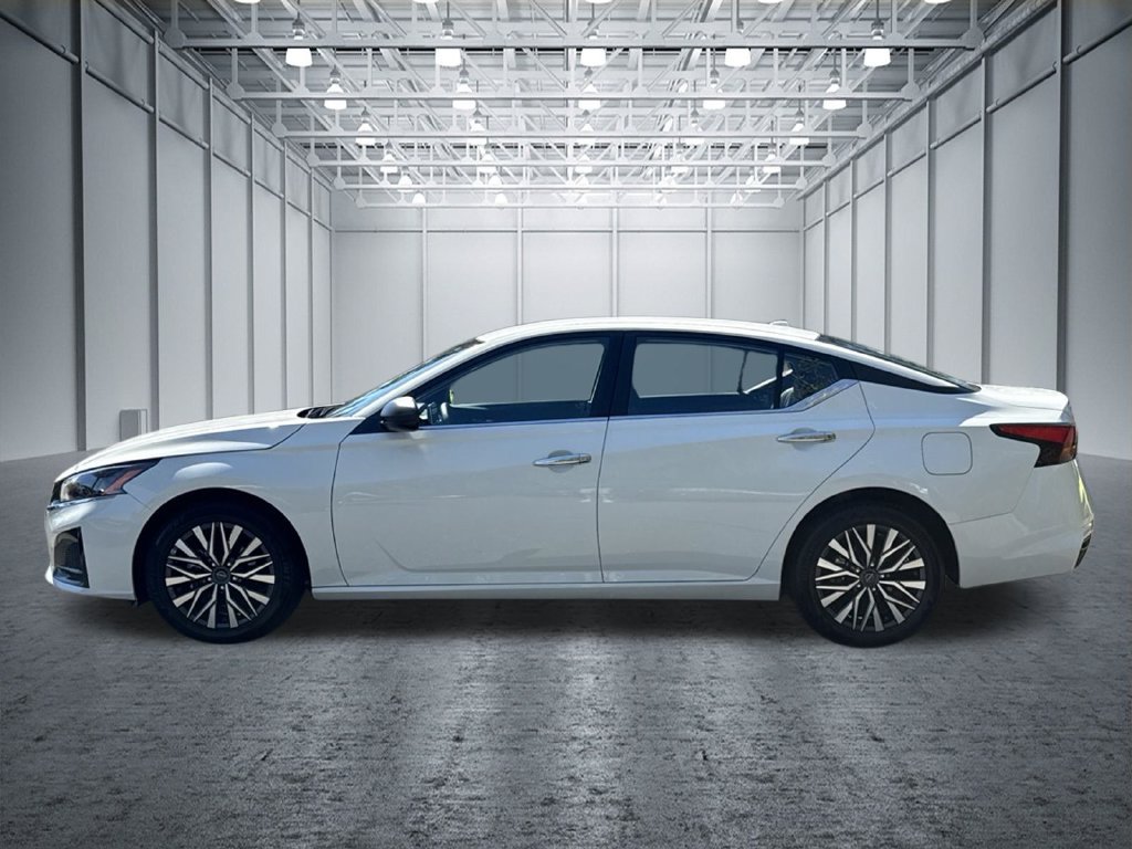 Used 2025 Nissan Altima 2.5 SV AWD/4WD image 4