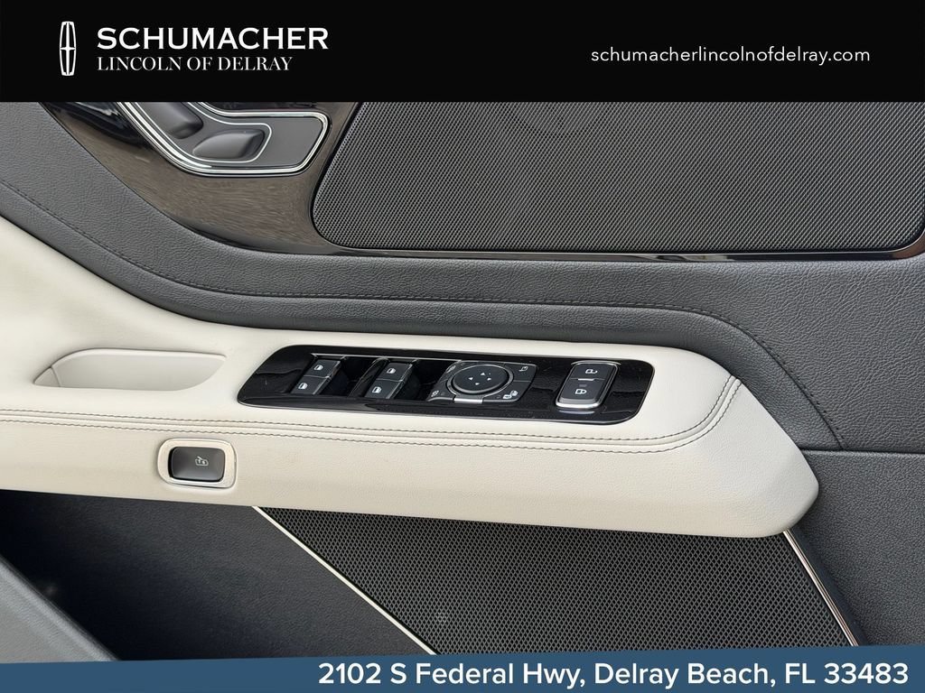 New 2026 Lincoln Aviator 2WD w/ Jet Appearance Package image 22