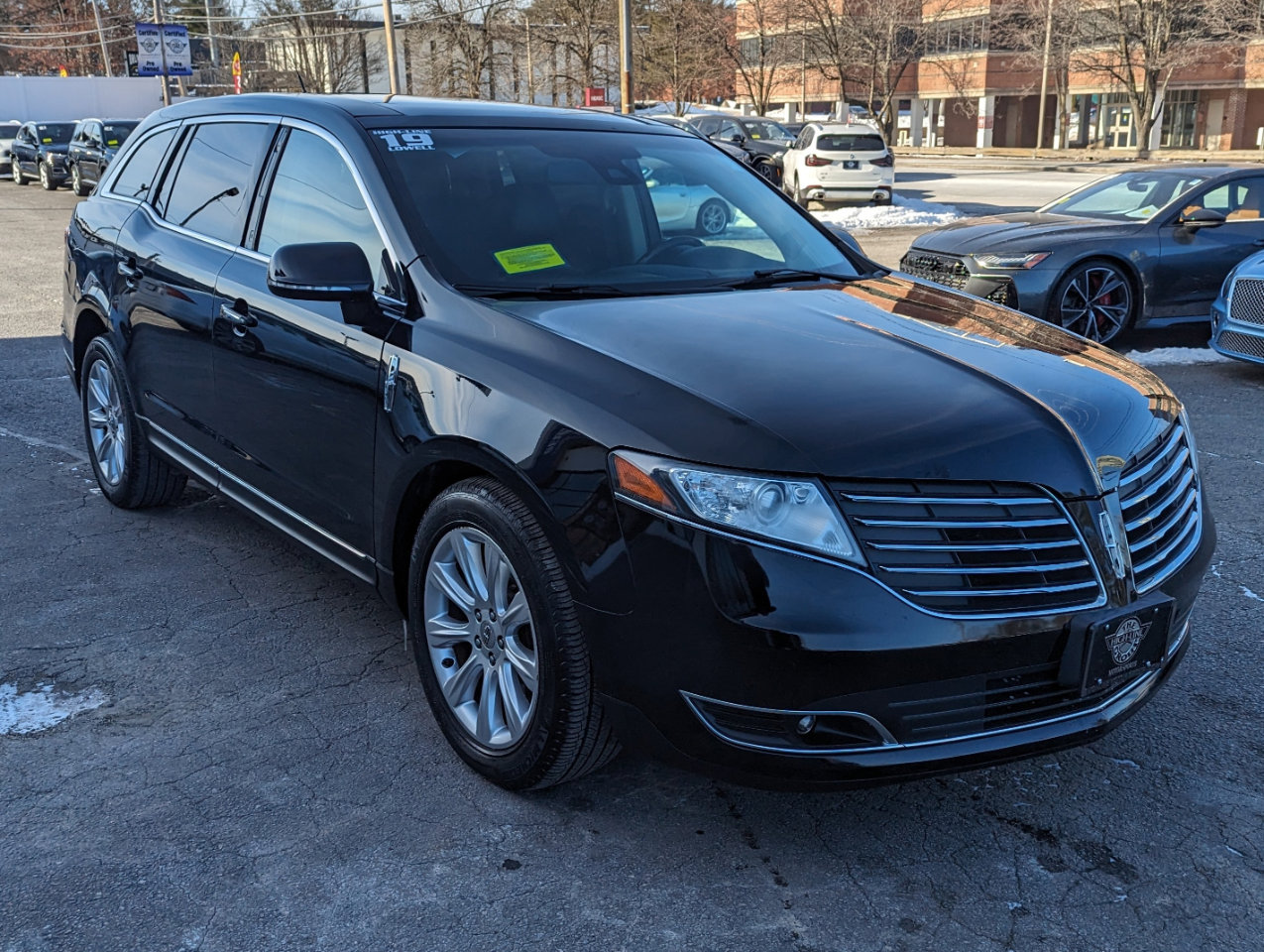 Used 2019 Lincoln MKT AWD image 5