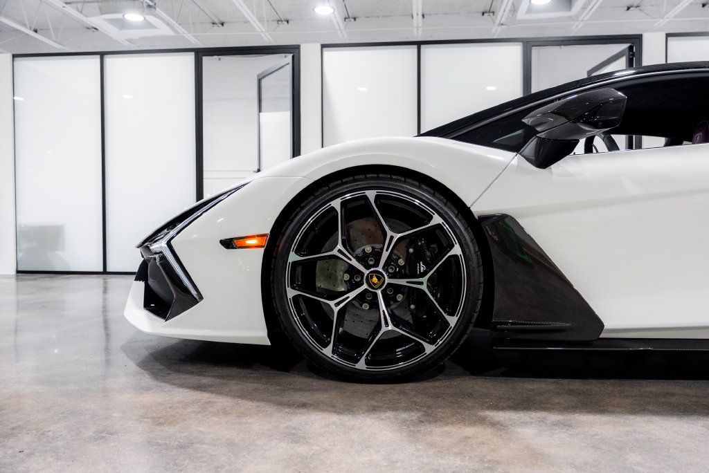 Used 2025 Lamborghini Revuelto AWD/4WD image 88