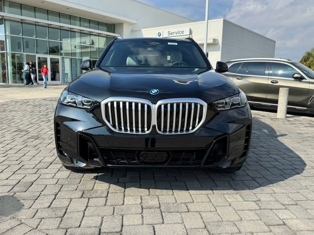 Used 2025 BMW X5 xDrive50e w/ M Sport Package image 6