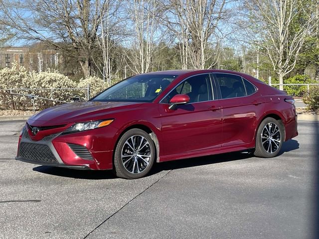 Used 2018 Toyota Camry SE image 1
