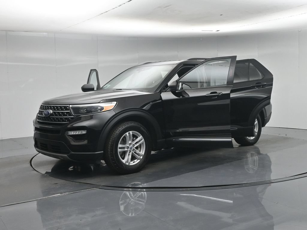 Certified 2023 Ford Explorer XLT w/ Equipment Group 202A RWD image 34