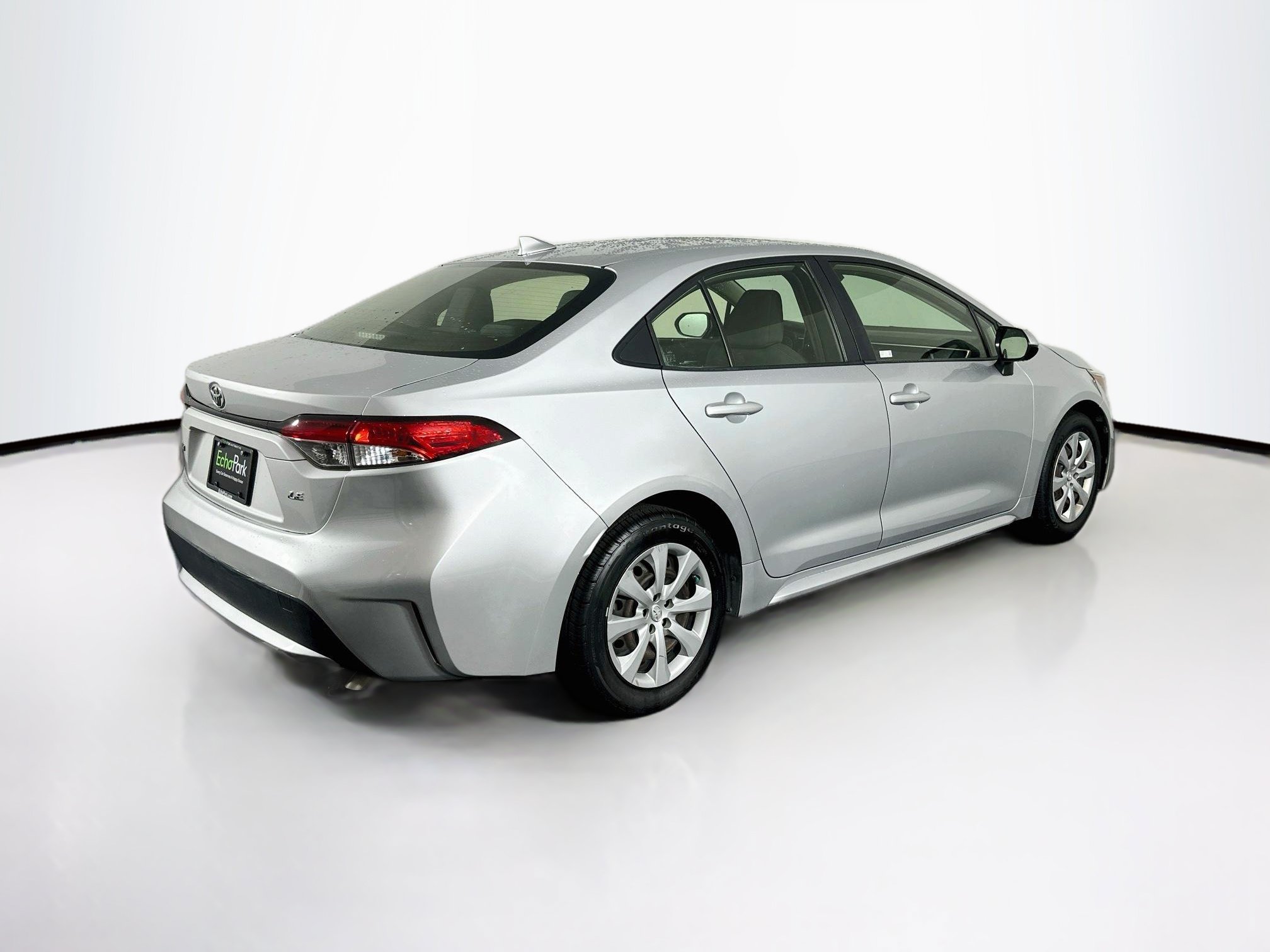 Used 2020 Toyota Corolla LE FWD image 9