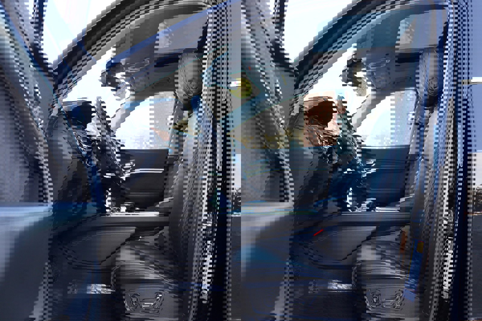 Used 2019 Audi e-tron Prestige w/ Prestige Package image 11