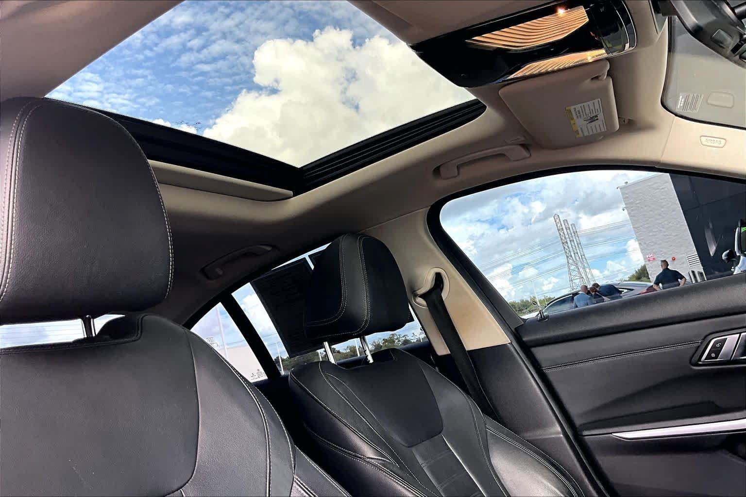 Used 2019 BMW 330i Sedan RWD image 13