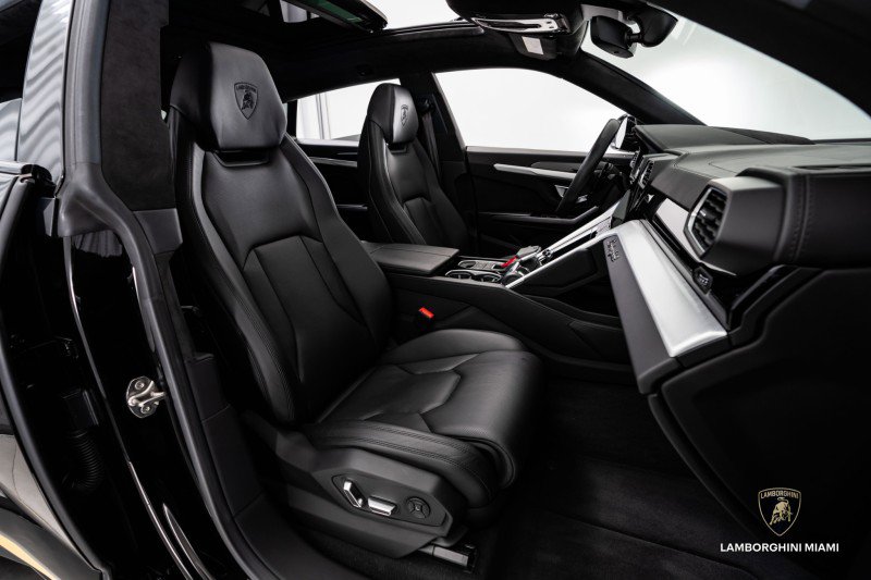 Used 2021 Lamborghini Urus image 46