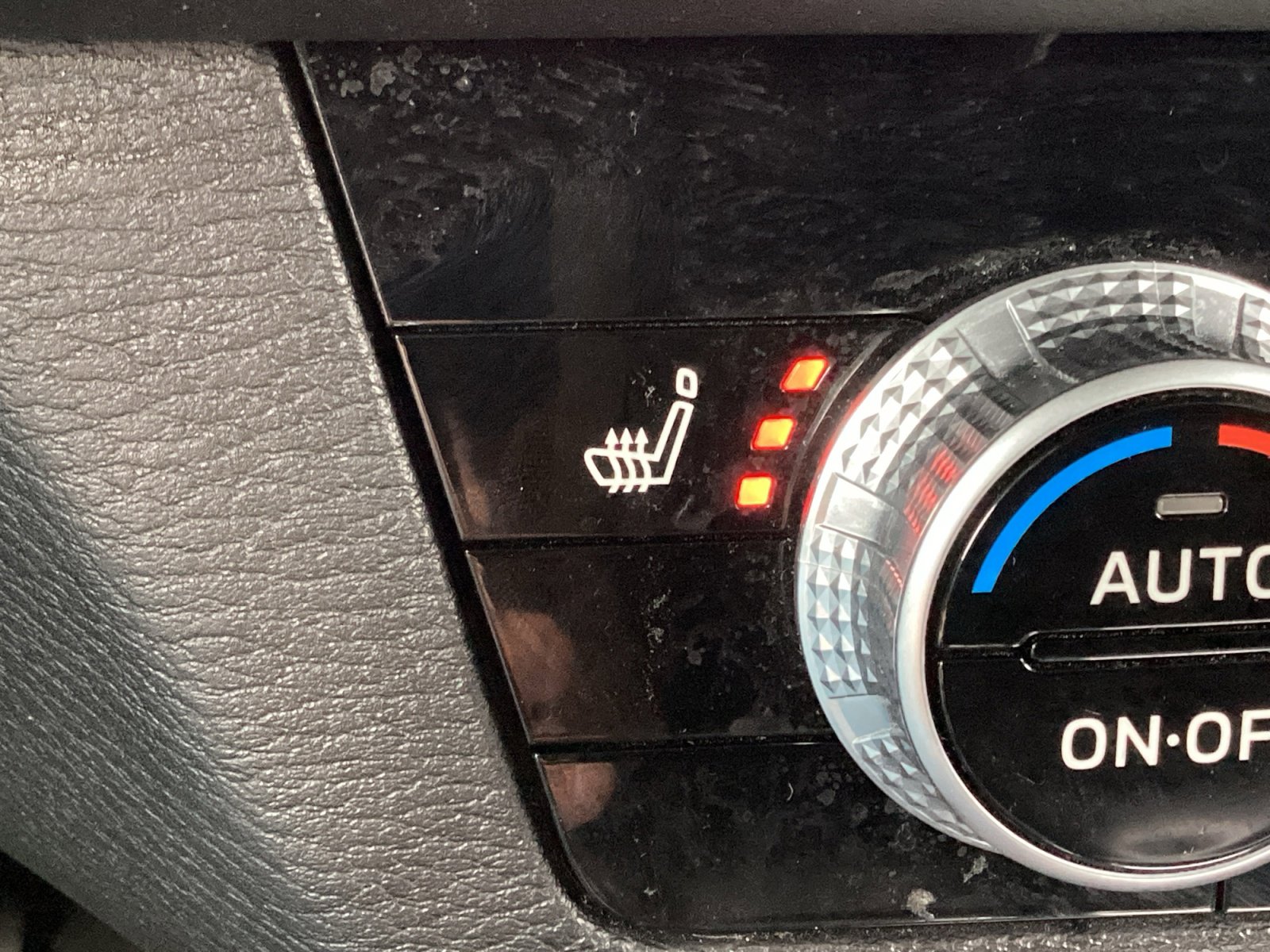 Used 2024 Mitsubishi Outlander SE Black Edition FWD image 6